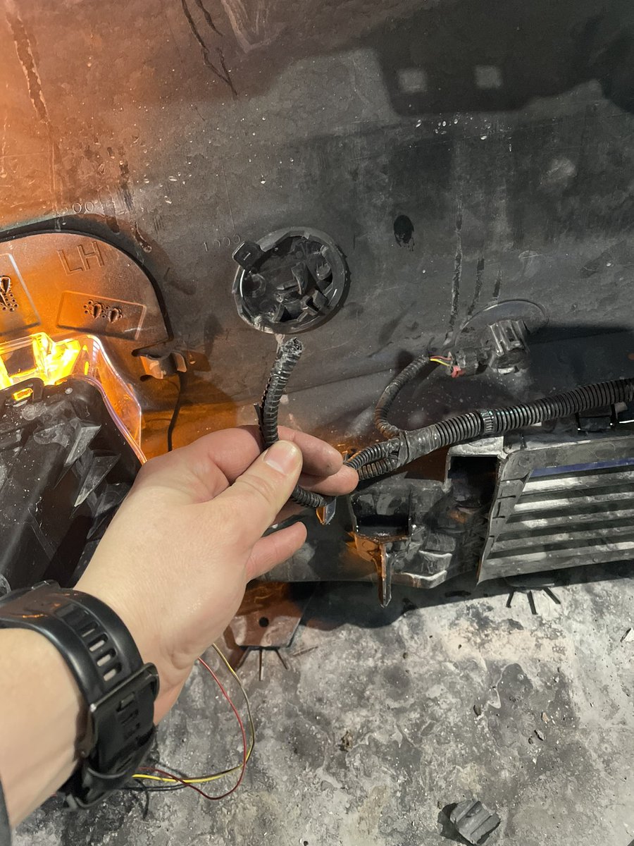 EvRepairGarage's tweet photo. Is it worth saving money on body repair services? From our experience — no.

Lower prices often mean compromises in quality and safety.
That is why our network launched third type of partnership. EVR Certified Body Shop. https://t.co/N4ChWVenfH