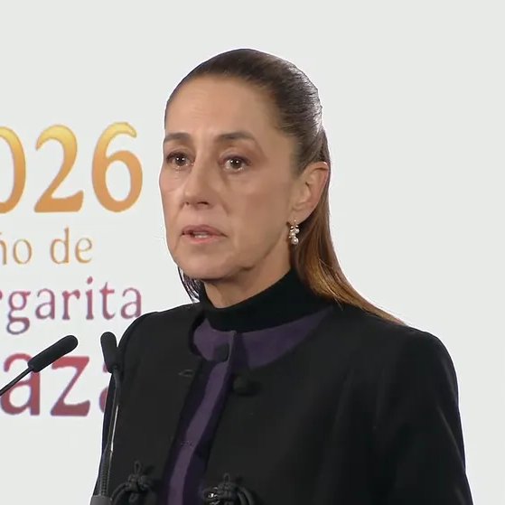 Ya se vistió de luto para darles la imagen de "mujer triste " dando un mensaje subliminal a sus jefes del Narco que si le dolió la muerte del Mencho  ...aunque ellos mismo lo remataron en su traslado para que no hablara y los hundiera ,está mujer es infernal .