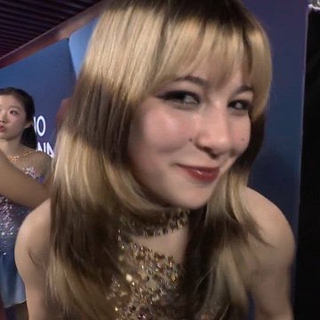 yungprzemek's tweet image. jak kobiety patrzą się na ciebie kiedy zaczynasz pierdzieć pachą na funkcji: