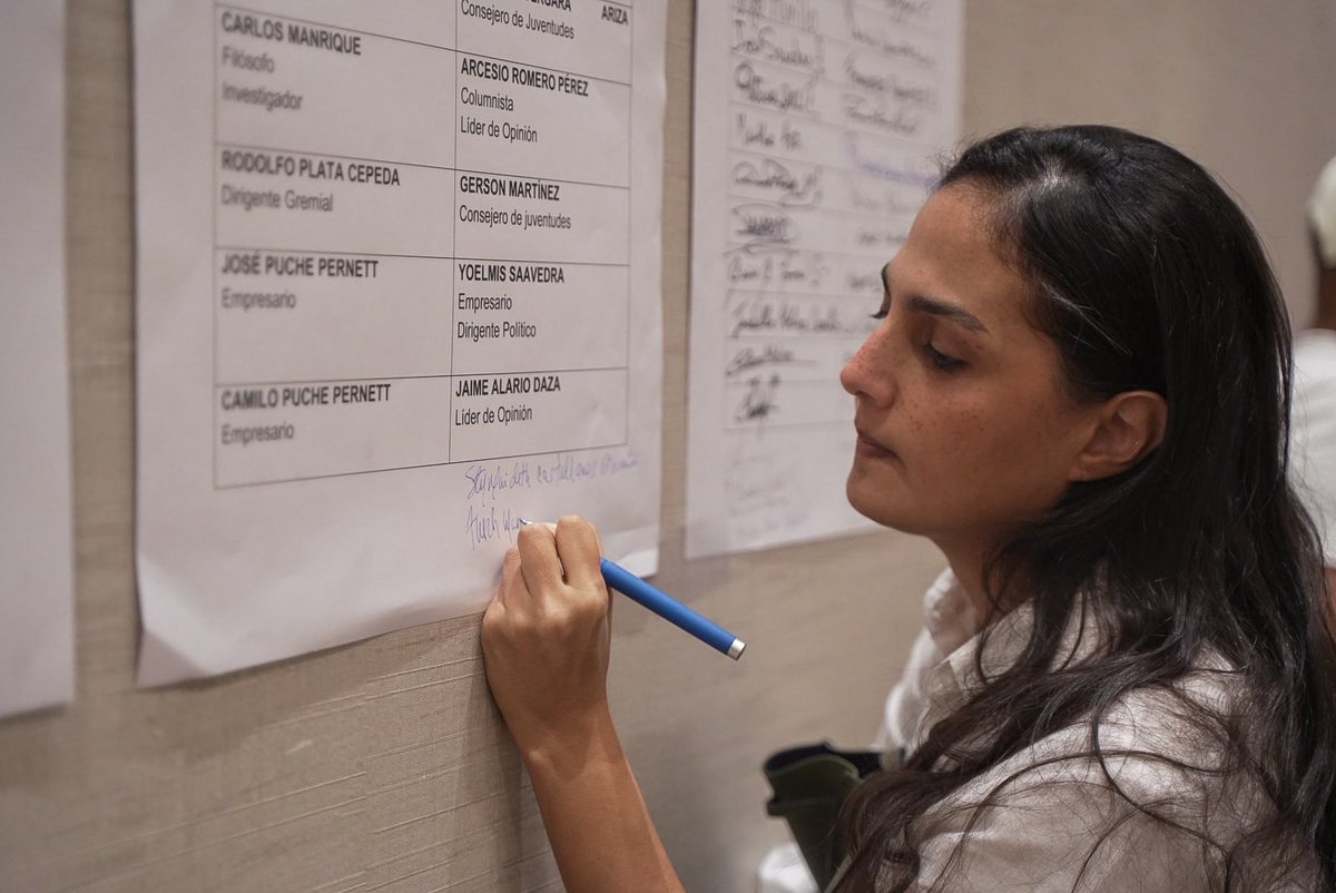 ¡Hoy recibí el apoyo de más de 100 líderes y figuras destacadas del Caribe! 

Gracias a todos y a todas las personas que creen en que podemos llevar a Colombia Adelante! ¡Cada vez somos más !