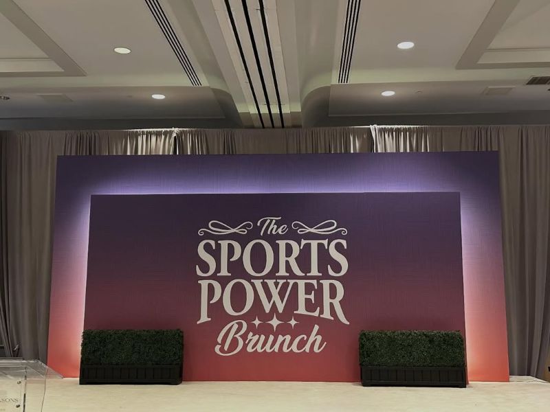 RedCarpetExpert's tweet photo. Here is another Superbowl-related installation, for the Sports Power Brunch which was taking place on at the Four Seasons Hotel in San Francisco.
https://t.co/aYY2OBeNTk https://t.co/xuUza6pVlU