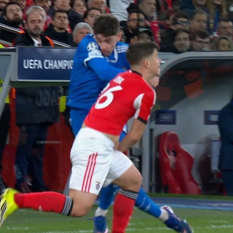 - A UEFA punir um jogador sem provas de que cometeu racismo? ✅

- A UEFA punir um jogador que agrediu outro, com provas? ❌