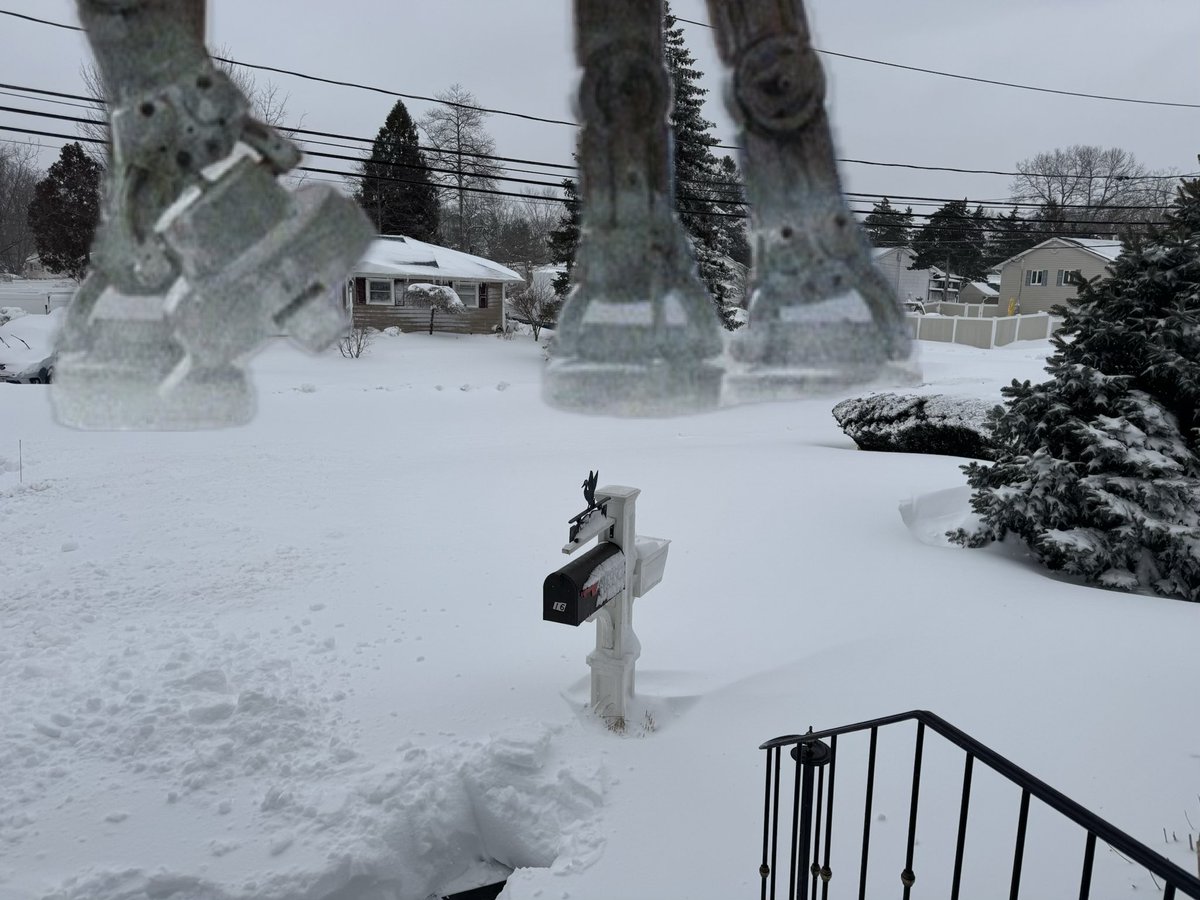 billnofi's tweet photo. Be careful out there! #SnowStorm2026 #Blizzard2026 #StarWars https://t.co/fXtNhEFizr