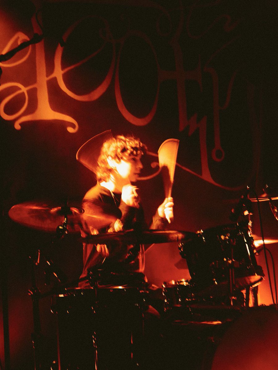 🕯 Faetooth 🕯 tweet media