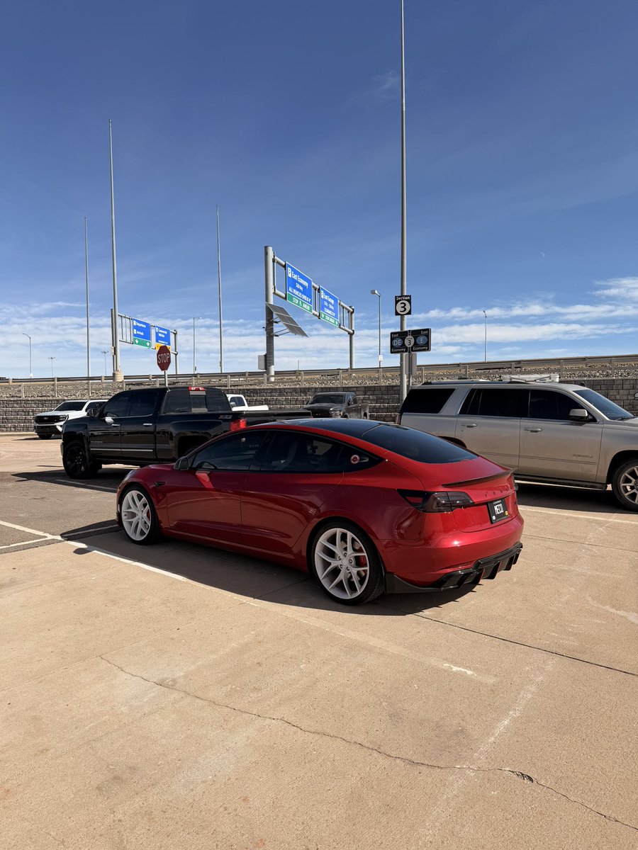 Dan from Spotted Model: Cars & Tech tweet media