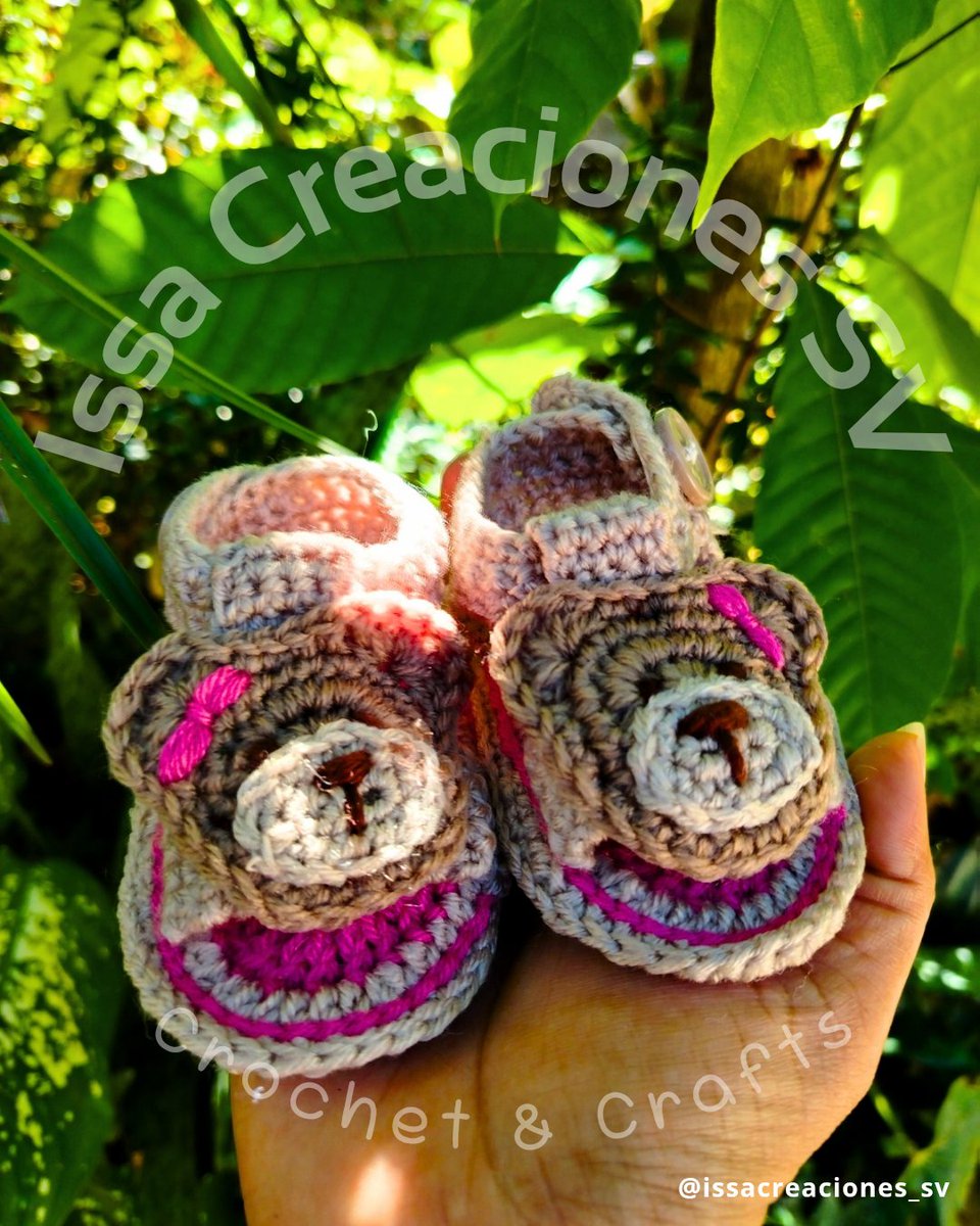 IssaCreaciones's tweet photo. Sandalias Osita ||🧸🎀🧶✨📩 || Issa Creaciones || Issa Creaciones SV || #CrochetBearGirlSandals #SandaliasOsitaCrochet #IssaCreacionesSV https://t.co/2muTQTIT17