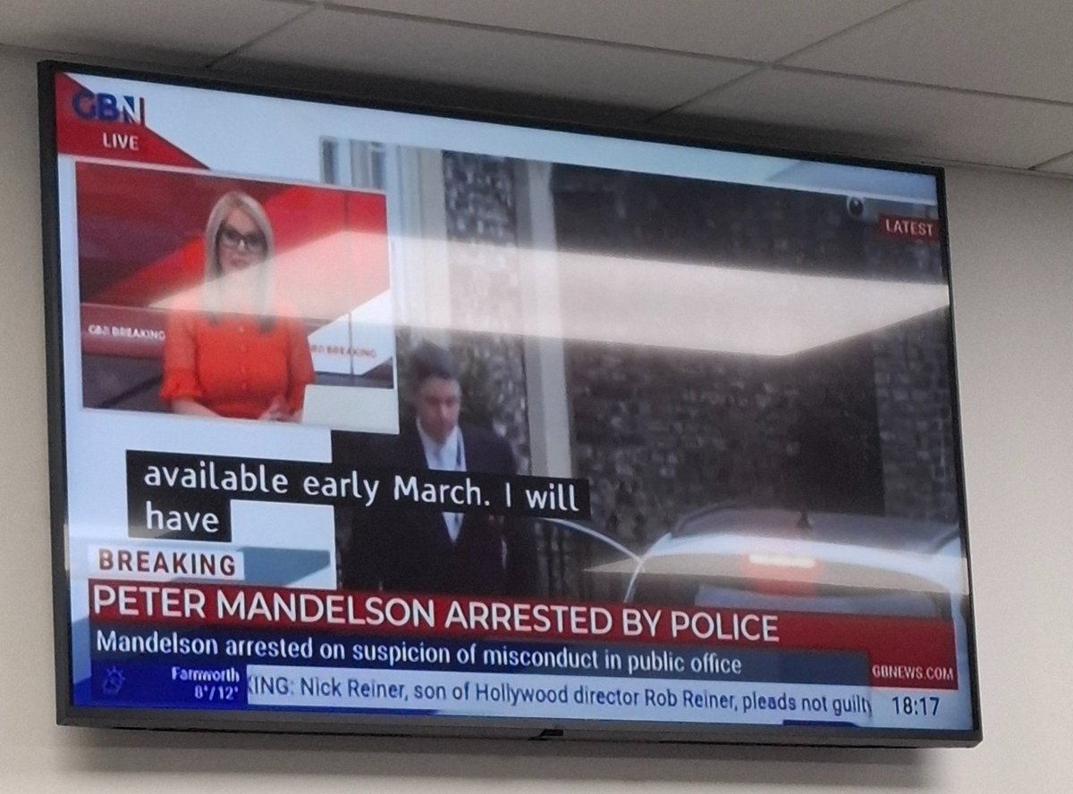 Wee_Sio's tweet photo. Southampton Airport wtf? They only viewers GBeebies has https://t.co/Sdkj7eb5ew