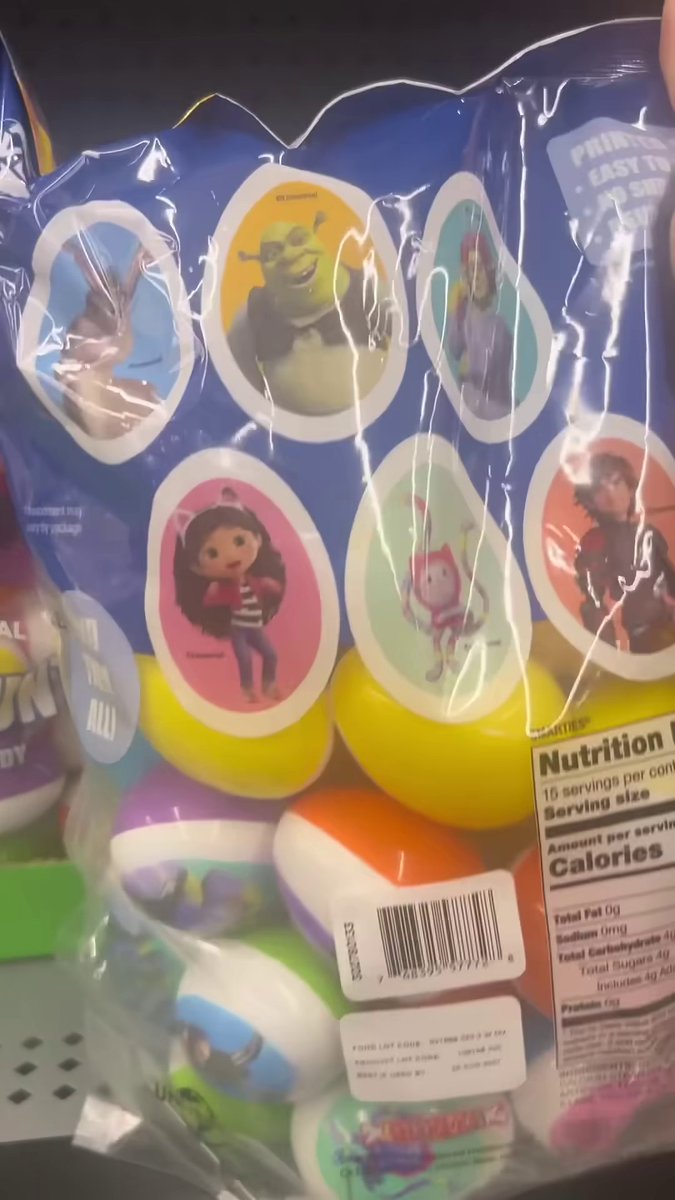 Universal Egg Hunt bag now available at Walmart for $9.94. Features eggs based on Gabby's Dollhouse, How to Train Your Dragon, and Shrek! (Via <a href="/AustinBrimstone/">AustinTheBrimstone</a>) 🥚🥚