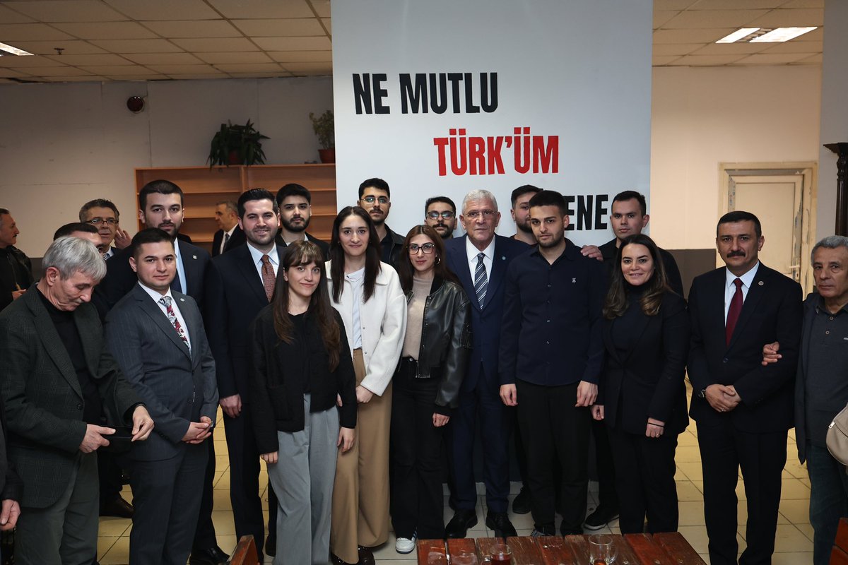 Genel Başkanımız Sn. Müsavat Dervişoğlu ile birlikte Sivas Öğrenci Yurdu’nda genç kardeşlerimizin iftar sofrasına misafir olduk.

Bu çatı yalnızca bir öğrenci yurdu değil, kardeşliğin mayalandığı bir ocaktır.

Bu güzel atmosferde genç arkadaşlarımızın samimiyetine ortak olmaktan