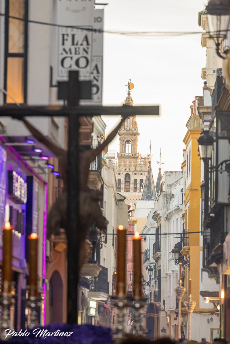 Atardecer en Cuaresma 

<a href="/HdadHiniesta/">Hermandad de La Hiniesta</a>