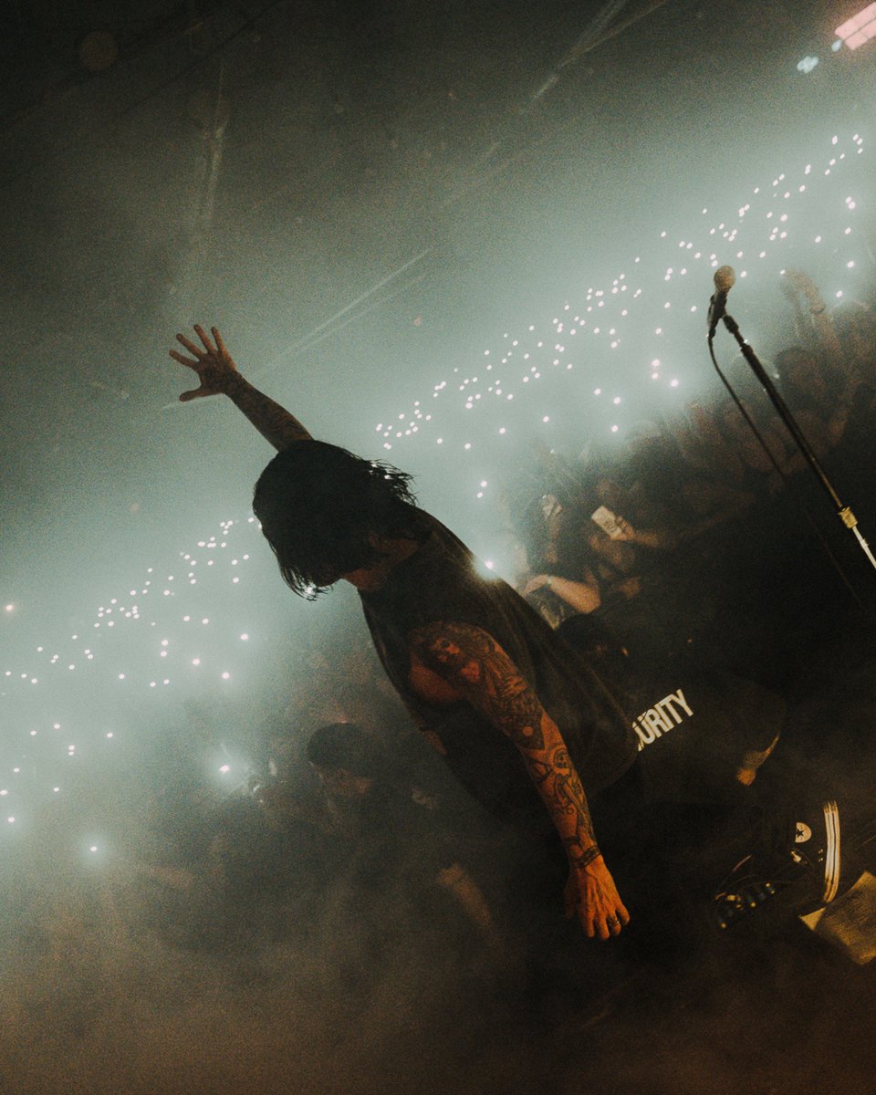 Sleeping With Sirens tweet media