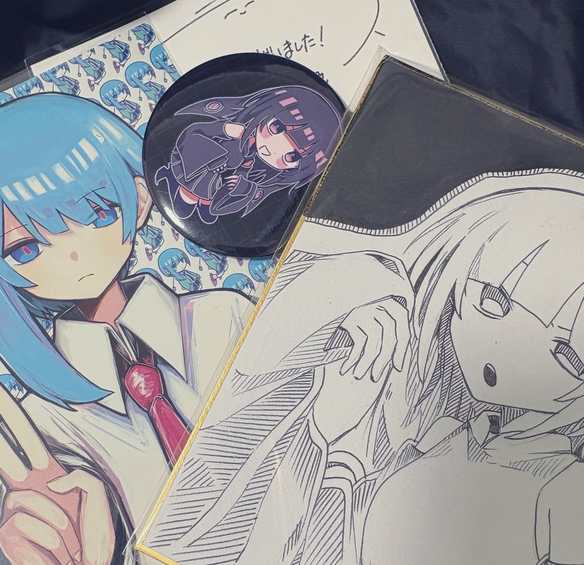 ツイートするか迷ったんですけど色紙届きました！ ポストカードとか