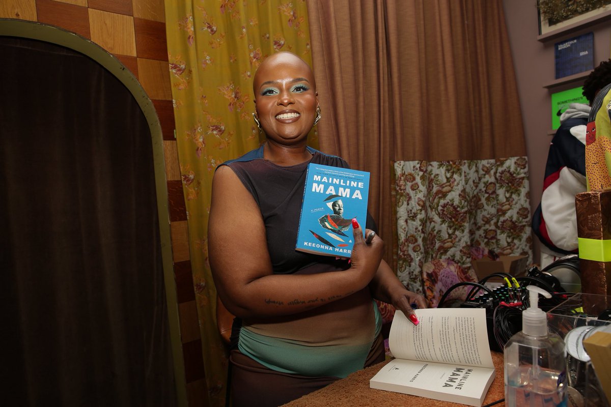 Still reflecting on the official paperback launch of Mainline Mama…The love was loud. The energy was healing. The moment was bigger than a book… it was a full-circle testimony.

#KeeonnaHarris