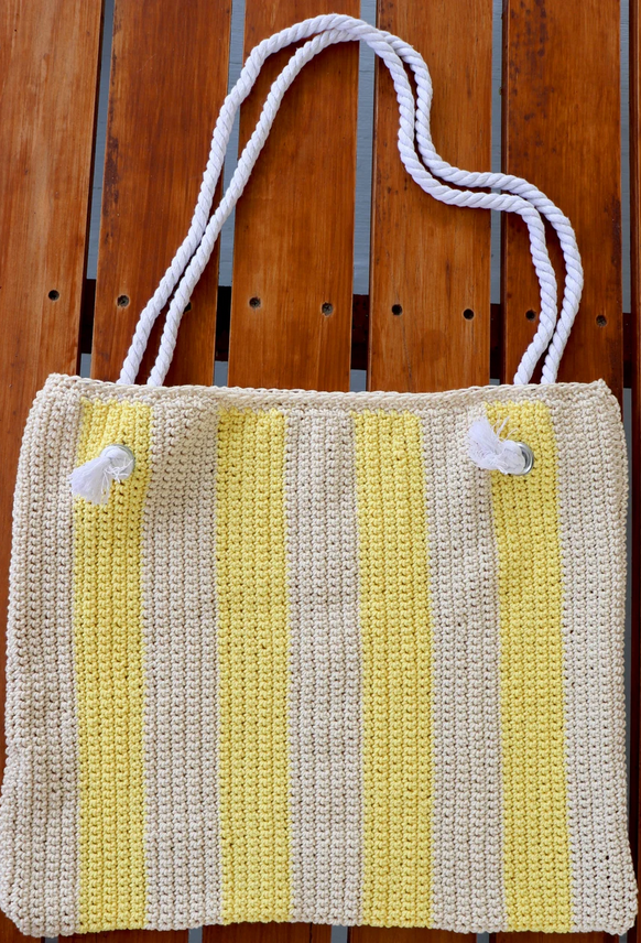 JulieKSchuler's tweet image. Hand-crocheted Tote Bag

jschulerart.etsy.com/listing/155685…

#crochet #totebag #purse #beachbag #shoulderbag