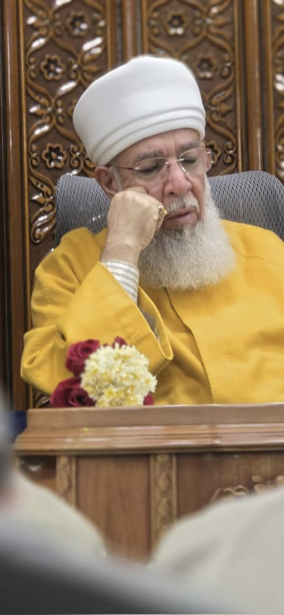 بِسْــــــــــــــــــــــمِ اﷲِارَّحْمَنِ ارَّحِيم
 لا اله لا الله محمد رسول الله
Gerisi teferruat...