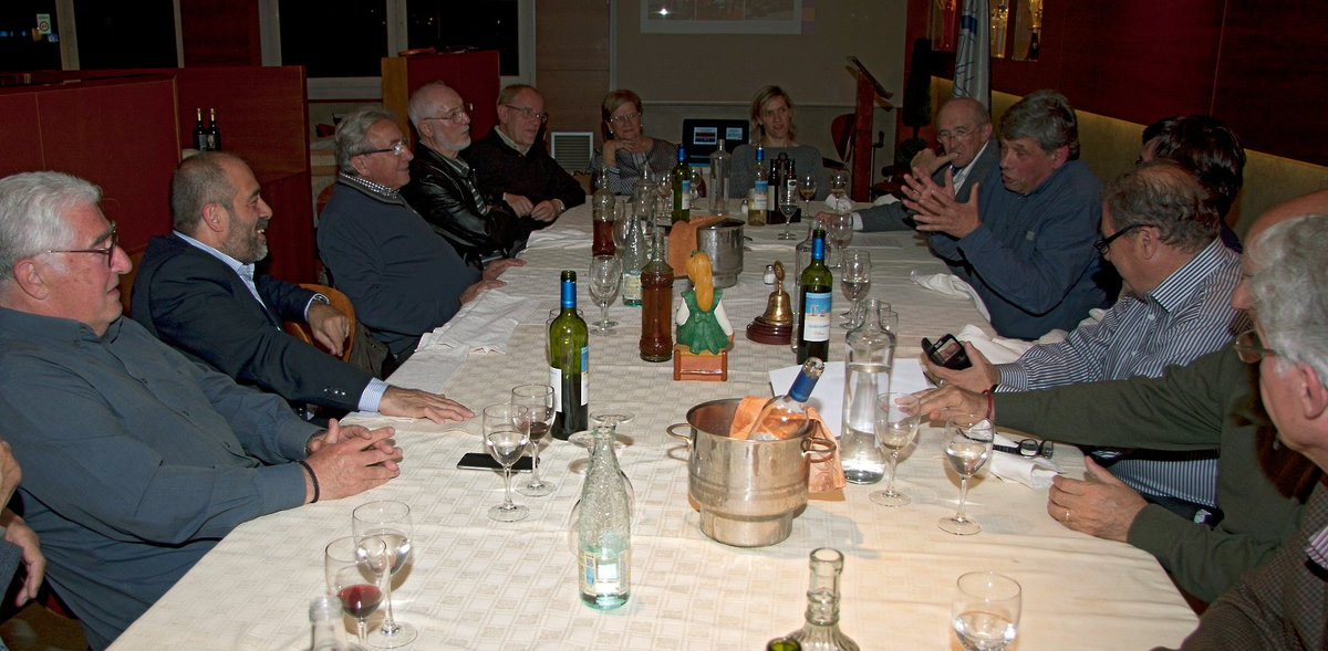 psiborn's tweet photo. El director d'una fundació que treballa amb la DGAIA, venent els menors dels seus centres per a festes salvatges de l'elit i de xinesos, organitzades per un polític català i el soci de l'expresident espanyol. Ho trobareu a PSIBORN 11 "Els set déus de la fortuna". https://t.co/1X9bJYmve1