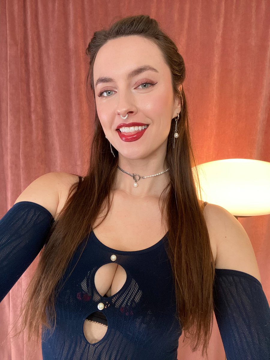 Livestream announcement ♥️ This Friday Feb 27th at 4pm Pacific. See you there!