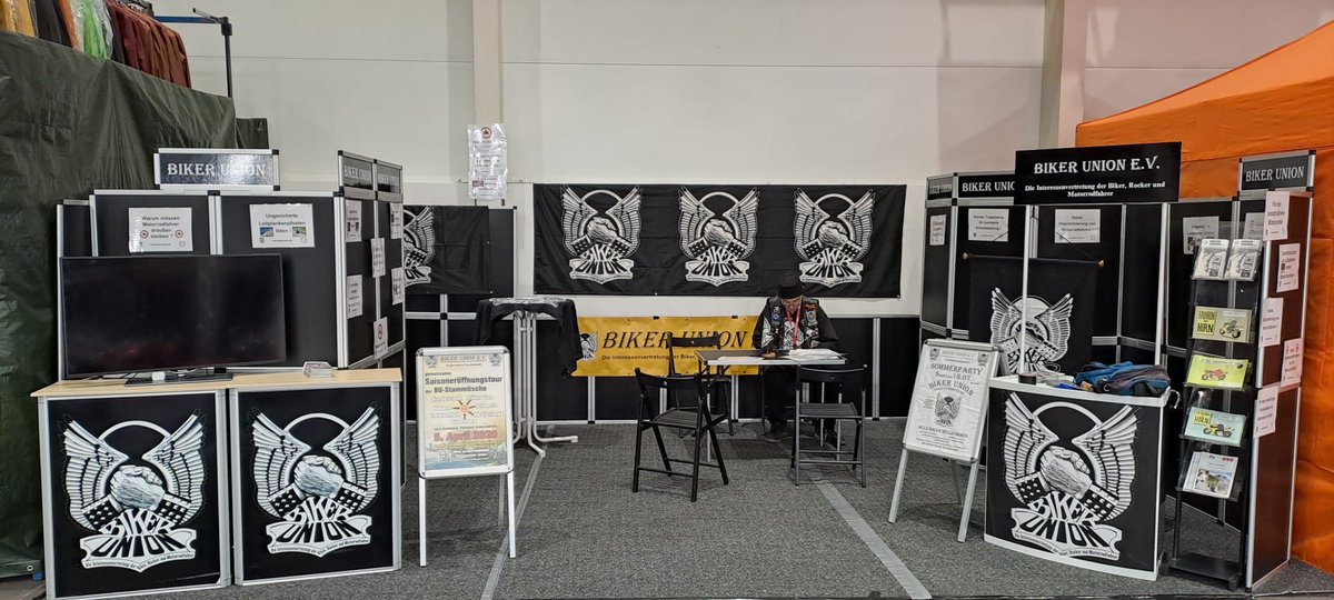 bikerunion's tweet photo. Auch in diesem Jahr findet ihr uns auf der  HMT in Hamburg mit einem Infostand:

HMT Hamburger Motorradtage
Fr. 27.02. – So. 01.03.2026
Täglich von 10:00 bis 19:00 Uhr
Hamburg Messe, 20355 Hamburg
Halle B7 Stand Nr. 11
https://t.co/LIdMTCEuyD

Wir freuen uns auf Euren Besuch. https://t.co/AakCc05Sgs