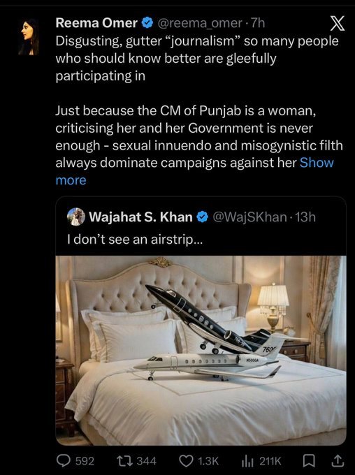 Kaashif999's tweet photo. ریماصاحبہ 
ایک گذارش 🙏

آپ بڑی سیانی ہیں اور سندر بھی۔ آپ کو معلوم ہو گا کہ راجکماری گندی ویڈیوز سے لوگوں کو بلیک میل کرتی ہیں؟

اور بات بات پر یہ عورت کارڈ نہ نکال لیا کیجیے۔ عمیری کی گرل فرینڈ ثابت کر چکیں کہ اب پاکستانی مسلم خواتین مردوں سے کم نہیں 😊 
@reema_omer https://t.co/yl09IjIfiH