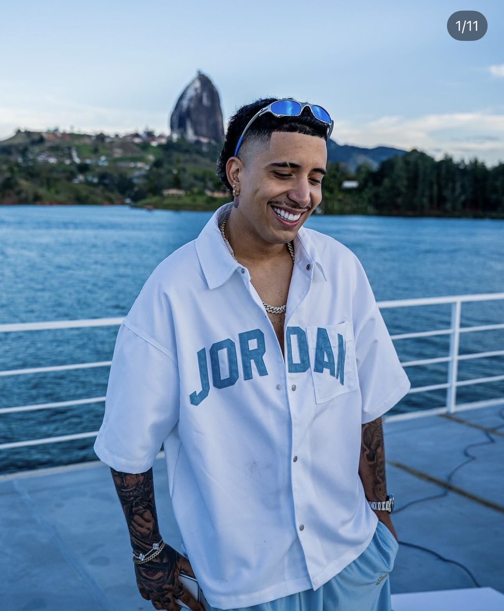 Power up tweet media