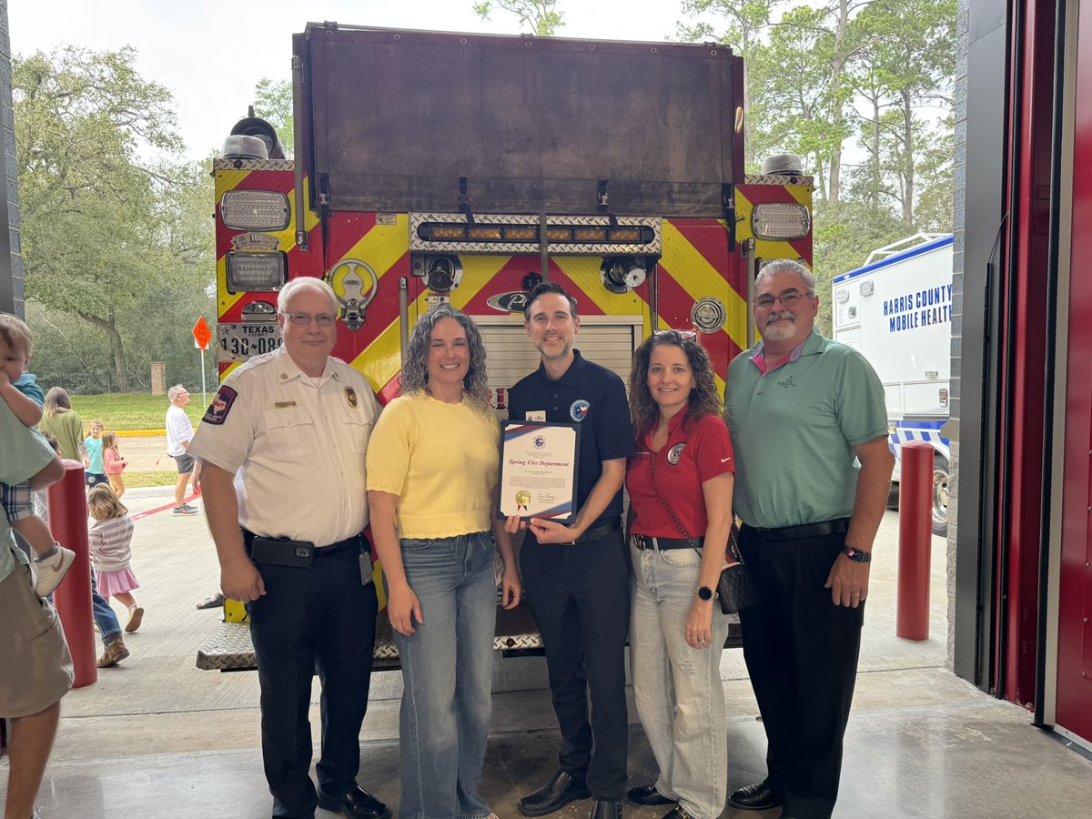 Springfdtx's tweet image. Our thanks to the hundreds of people, including former volunteers and elected officials, for coming out on Saturday to see the new Spring Fire Station 72.
Your support means so much to us. YOU are why we do what we do every day.
#firefighters #firestation #springtx #fireengine
