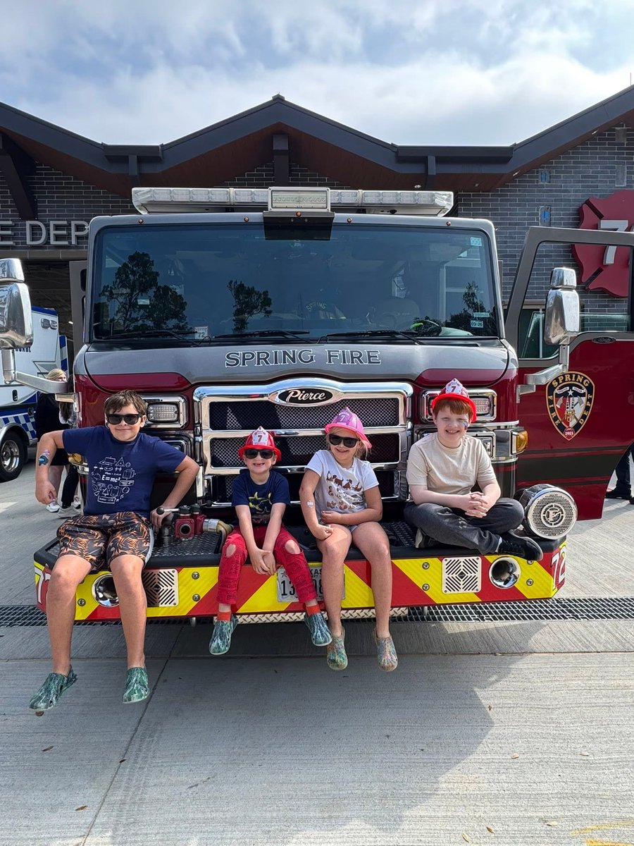 Springfdtx's tweet image. Our thanks to the hundreds of people, including former volunteers and elected officials, for coming out on Saturday to see the new Spring Fire Station 72.
Your support means so much to us. YOU are why we do what we do every day.
#firefighters #firestation #springtx #fireengine