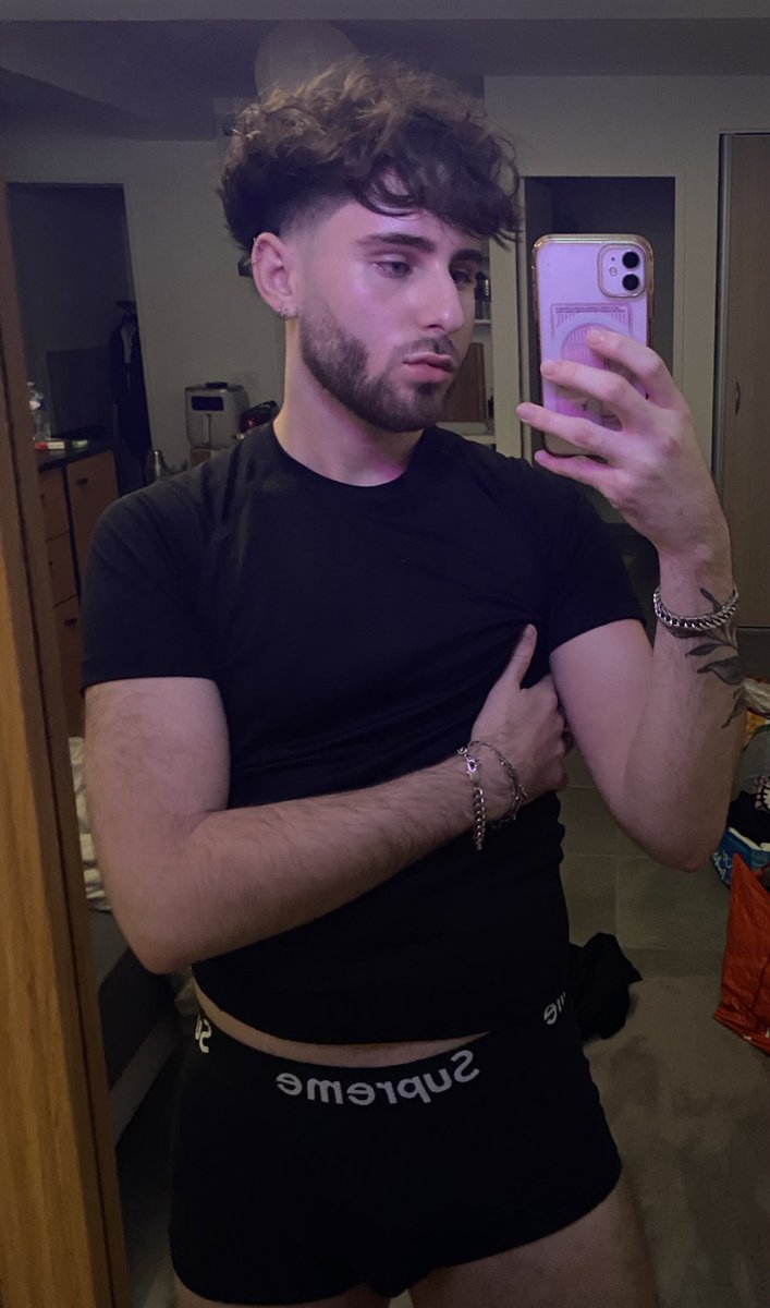 userclement's tweet photo. #LGBTQIARainyDays https://t.co/ZDJuwKxEYG
