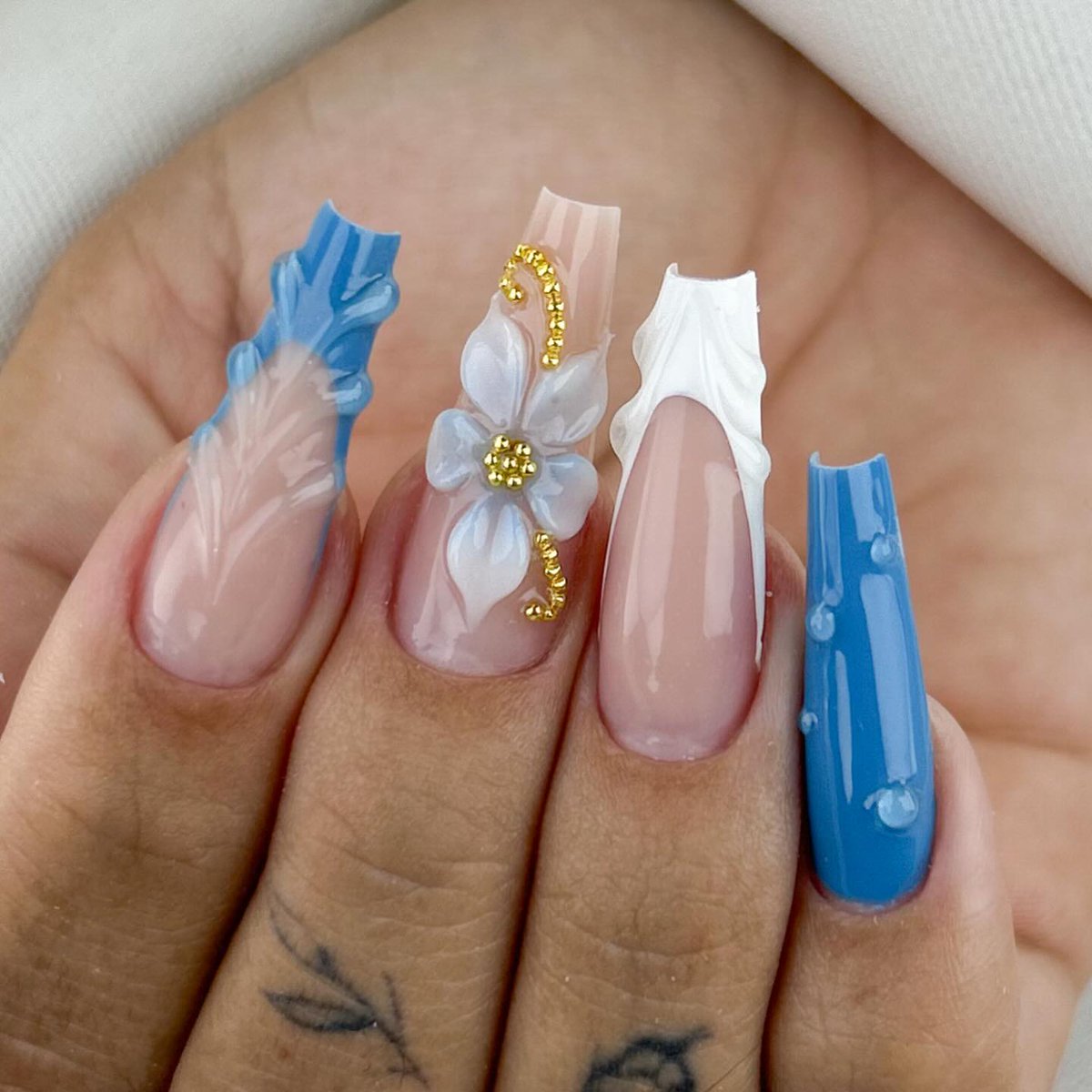 onenailsinspo's tweet photo. 📸 victoriacosta_nails https://t.co/RZi52Nlu46