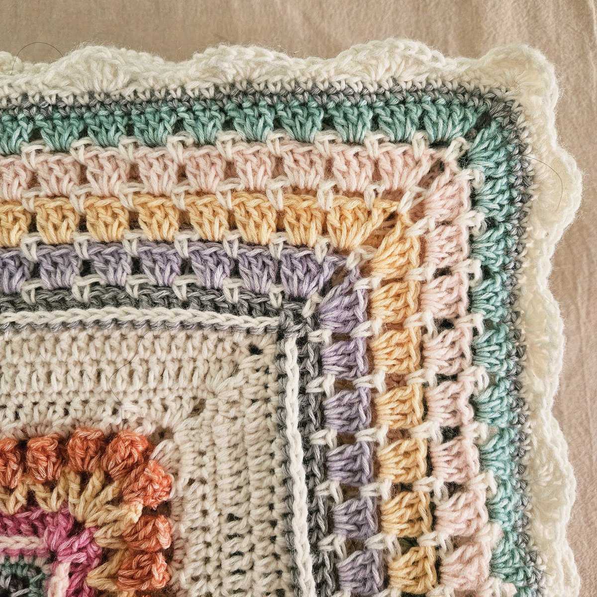 I probably should have held on to this blanket.
Passed it down to my grand babies.
Maybe I'll make another one.