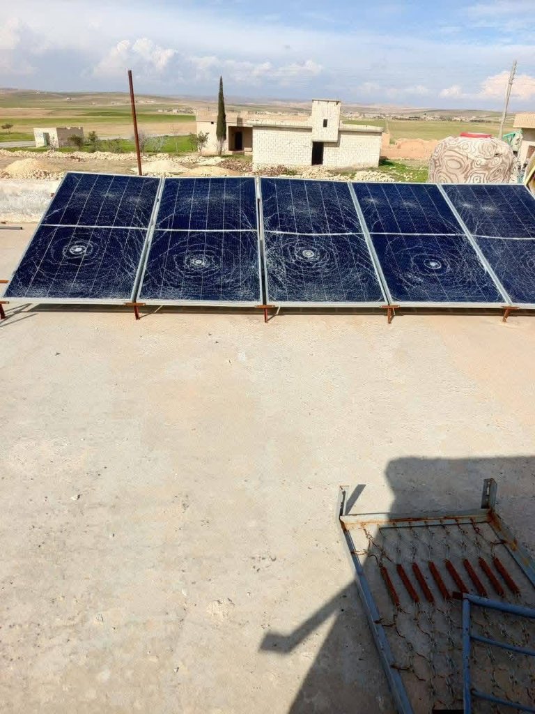 avesta_roj1's tweet photo. Kobani is still besieged, with looting and plundering of Kurdish homes occurring after the withdrawal of the terrorist factions affiliated with Damascus from several villages, which demonstrates the amount of hatred in their hearts towards the Kurds…
#KobaneUnderSiege https://t.co/TF0JGjxG8w