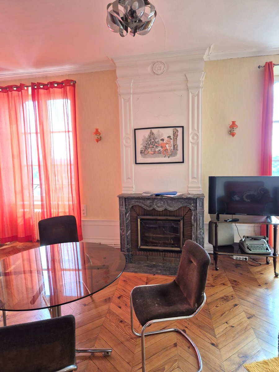 Comment trouver des biens immobiliers sans agence ni réseau (méthode qui prend du temps mais qui marche) :

1. Allez à l'urbanisme de votre mairie.

2. Demandez les projets d'aménagement futurs (nouveau transport, zone piétonne, parc, rénovation urbaine).

3. Notez les adresses