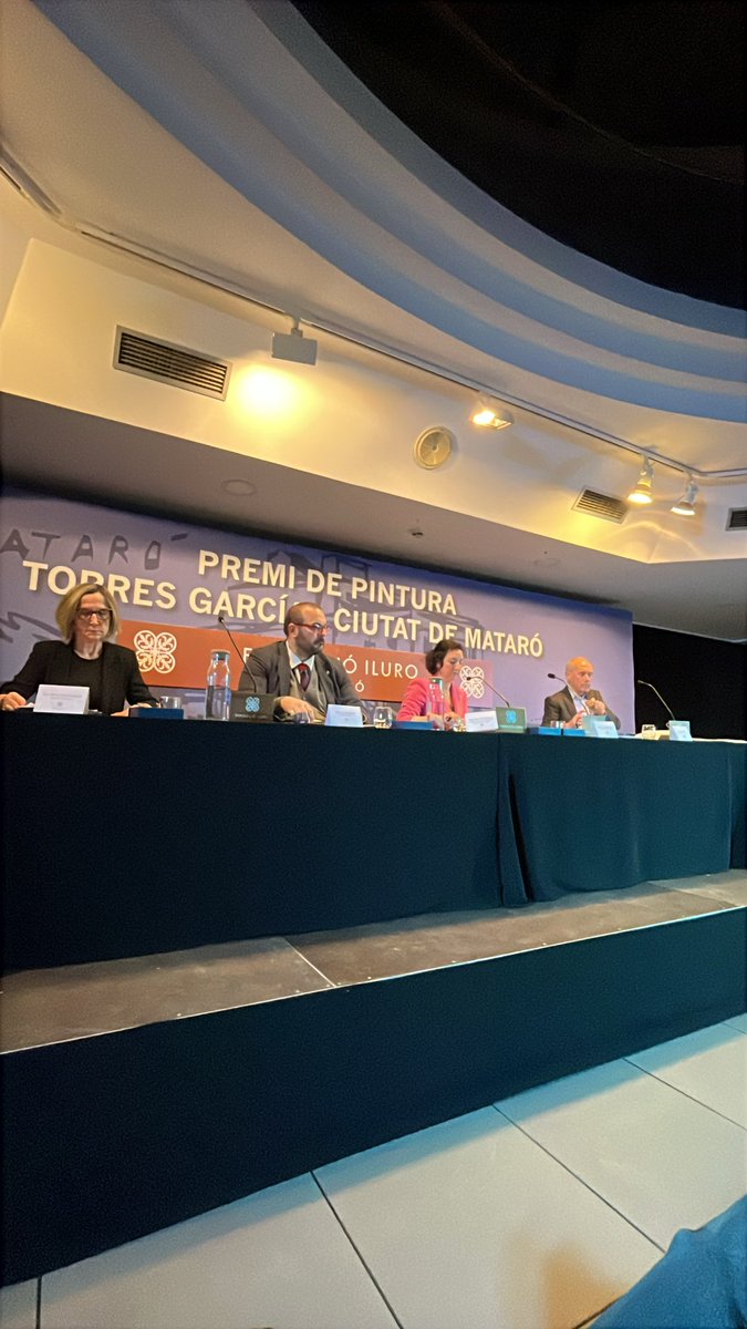 FundacioIluro's tweet photo. La Fundació Iluro assumeix per primer cop l’organització del Premi de Pintura Torres García. 

🎨Enhorabona a Antoni Forcada, guanyador per Camí de Comellans, i gràcies a totes les institucions i artistes que fan créixer aquest certamen de de referència. https://t.co/wnQ57BFsIf