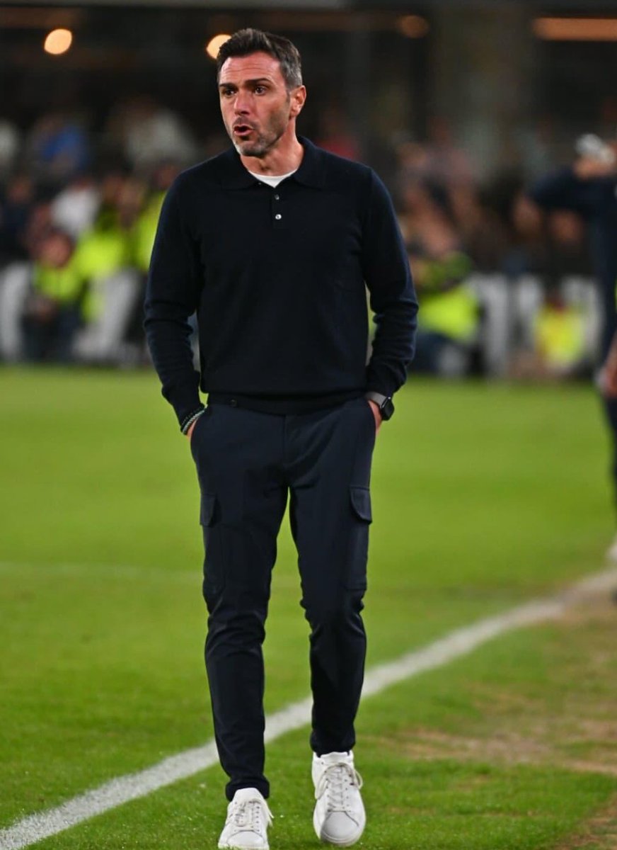 El villano de una historia no muy bien contada 

Pero los resultados no perdonan gracias por devolvernos la ilusión aquel diciembre e intentarlo hasta el final  

Uno de los nuestros 

Mucha suerte Colunga ❤️🤍