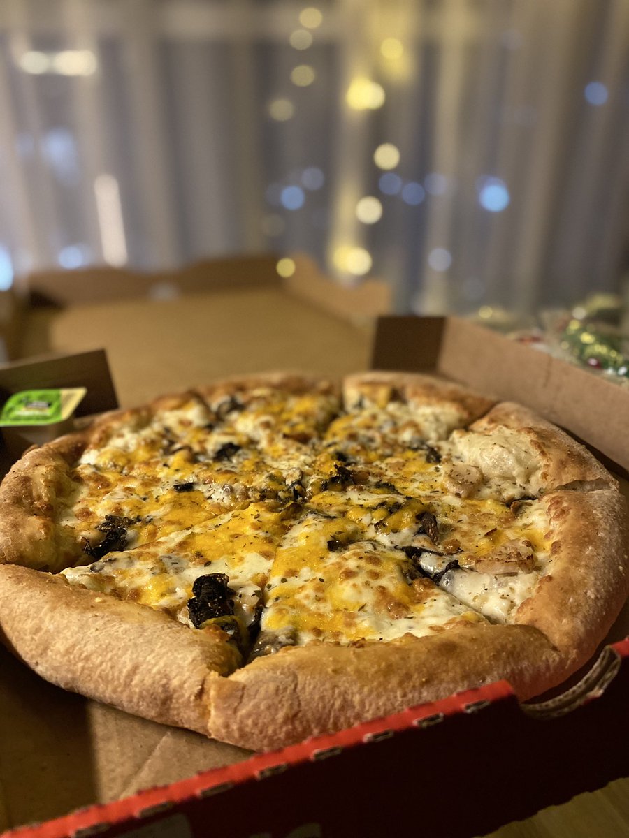 блеск шик запах живанши tweet media