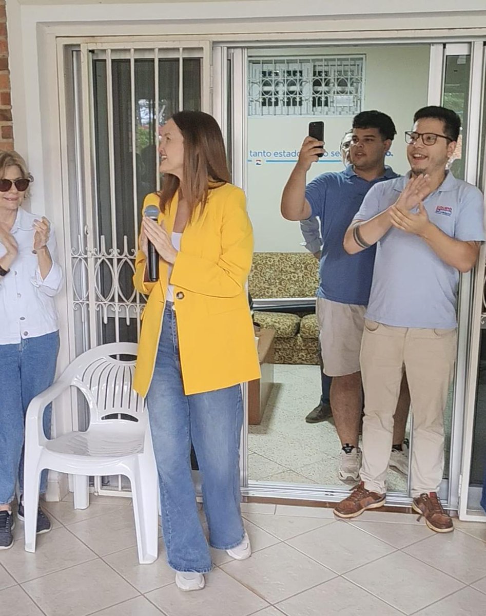 EncuentroNacPy's tweet photo. Vivimos una jornada llena de participación. Con resultados ya confirmados, felicitamos a quien asumirá el desafío de representar a la oposición en las elecciones municipales. Gracias a quienes fueron parte de esta consulta ciudadana. La democracia se construye con participación https://t.co/5EZuFMMk6k