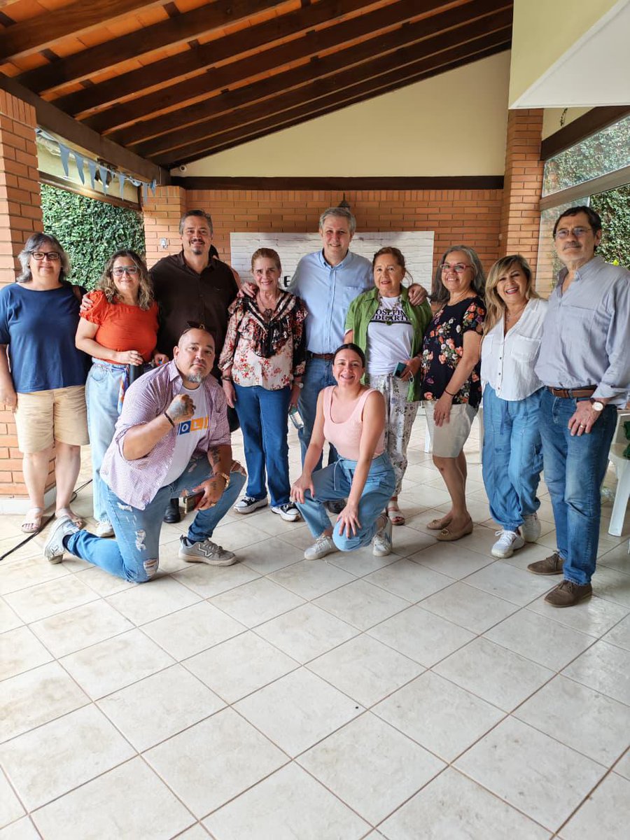 EncuentroNacPy's tweet photo. Vivimos una jornada llena de participación. Con resultados ya confirmados, felicitamos a quien asumirá el desafío de representar a la oposición en las elecciones municipales. Gracias a quienes fueron parte de esta consulta ciudadana. La democracia se construye con participación https://t.co/5EZuFMMk6k