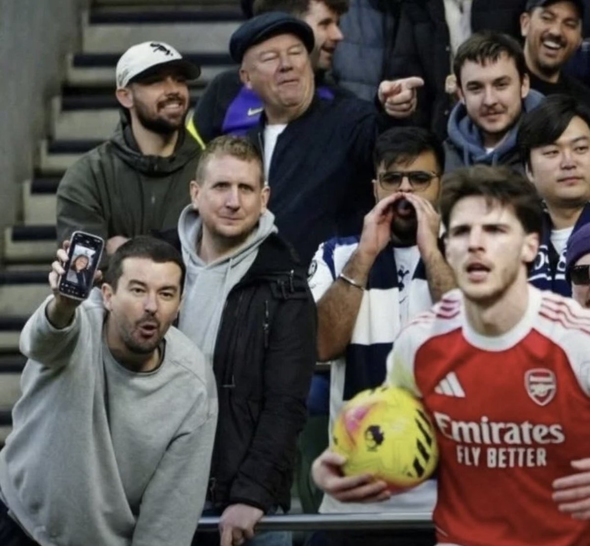 Be better

Look, I know it’s the North London Derby, I know it’s football, I know tensions are high and that we as North London rivals, detest each other and our players. But there is a line you should never cross when it comes to banter, which involves racism and/or family.