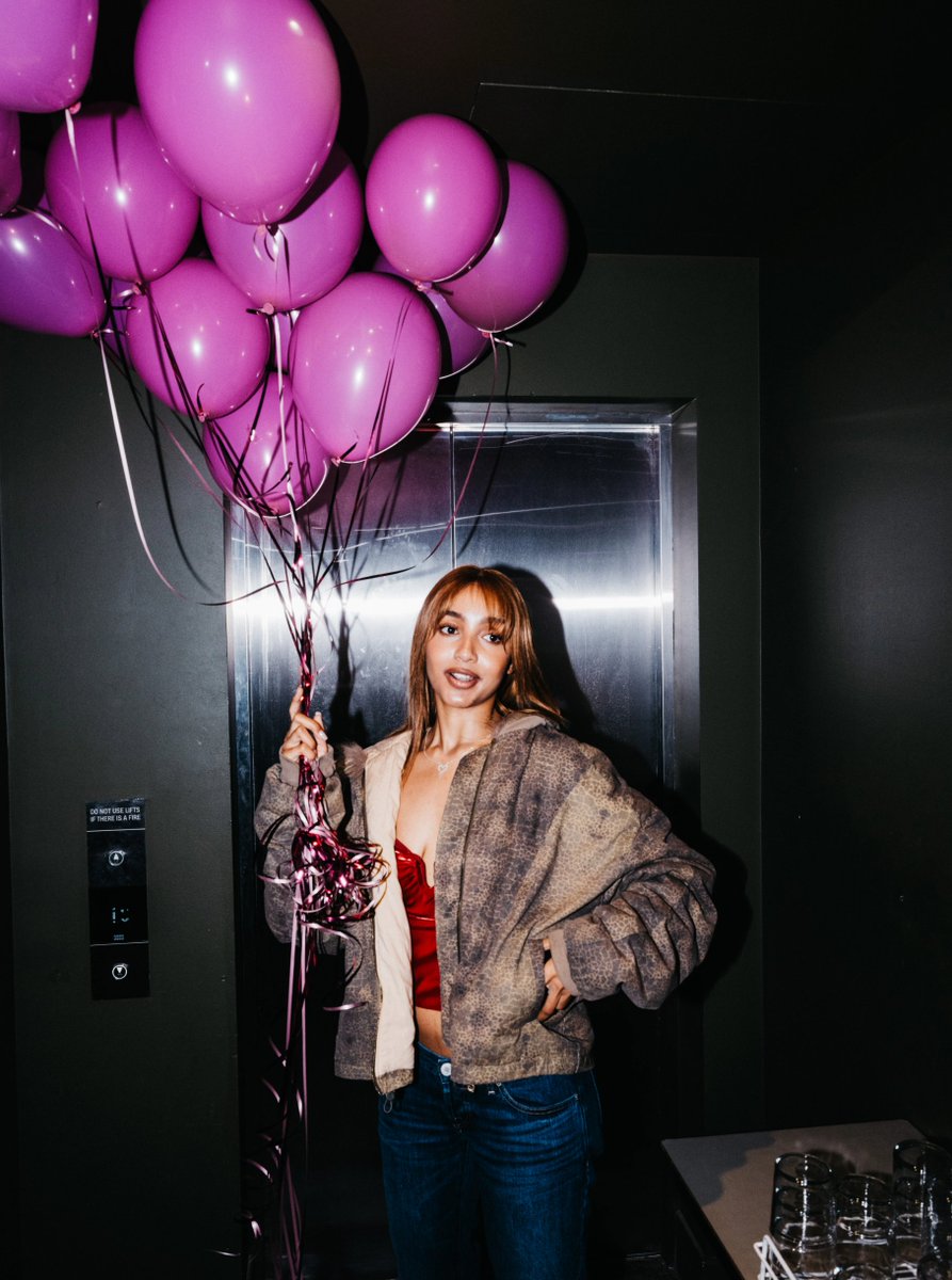 Kurrco's tweet photo. PinkPantheress becomes the first woman and the youngest artist ever to win Producer of the Year at the BRIT Awards 🏆

"I suppose I just want to make music that I would enjoy listening to, which sounds really obvious, but I think that I only want to make music that I know that I would put on myself."

📸 i-D Magazine / Byron Spencer