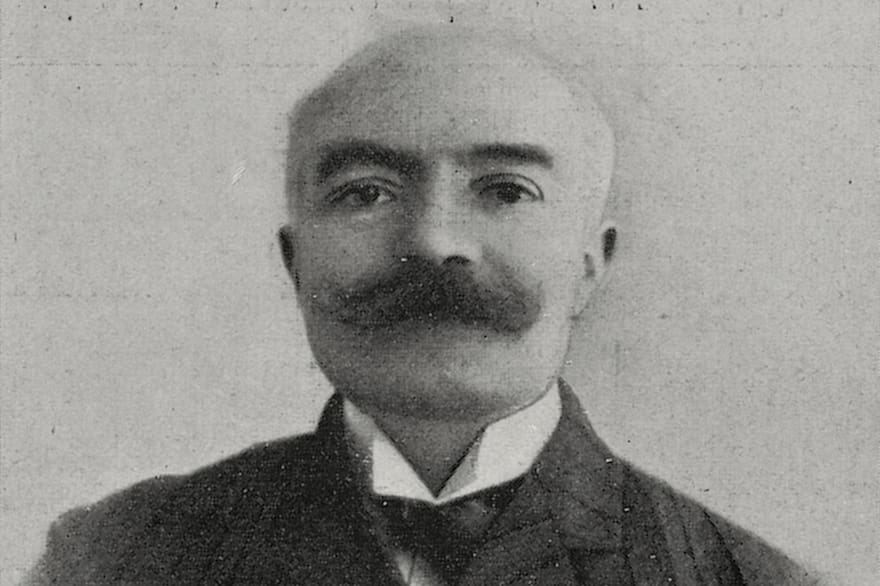 Luego de varios intentos fallidos, el 25 de abril de 1911, a los 48 años, Emilio Salgari se quitó la vida haciéndose el harakiri. 

Antes de suicidarse, escribió tres cartas: una dirigida a sus hijos, otra a sus editores y otra a los periódicos de la ciudad. 

La más elocuente de