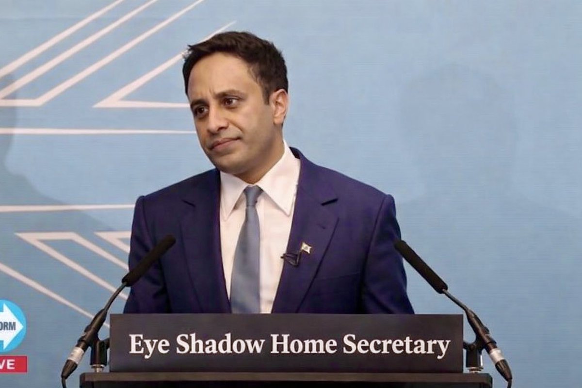 𝙎𝙖𝙧𝙖𝙝 𝘼𝙧𝙢𝙨𝙩𝙧𝙤𝙣𝙜 🍊 (@flightbird1978) on Twitter photo 