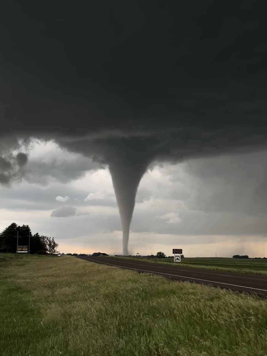 Can’t wait for more views like this during the spring and summer 🥲 

March 1st is only 6 days away 🌩️

Throw back to the Gary, SD chase on 6/28/25