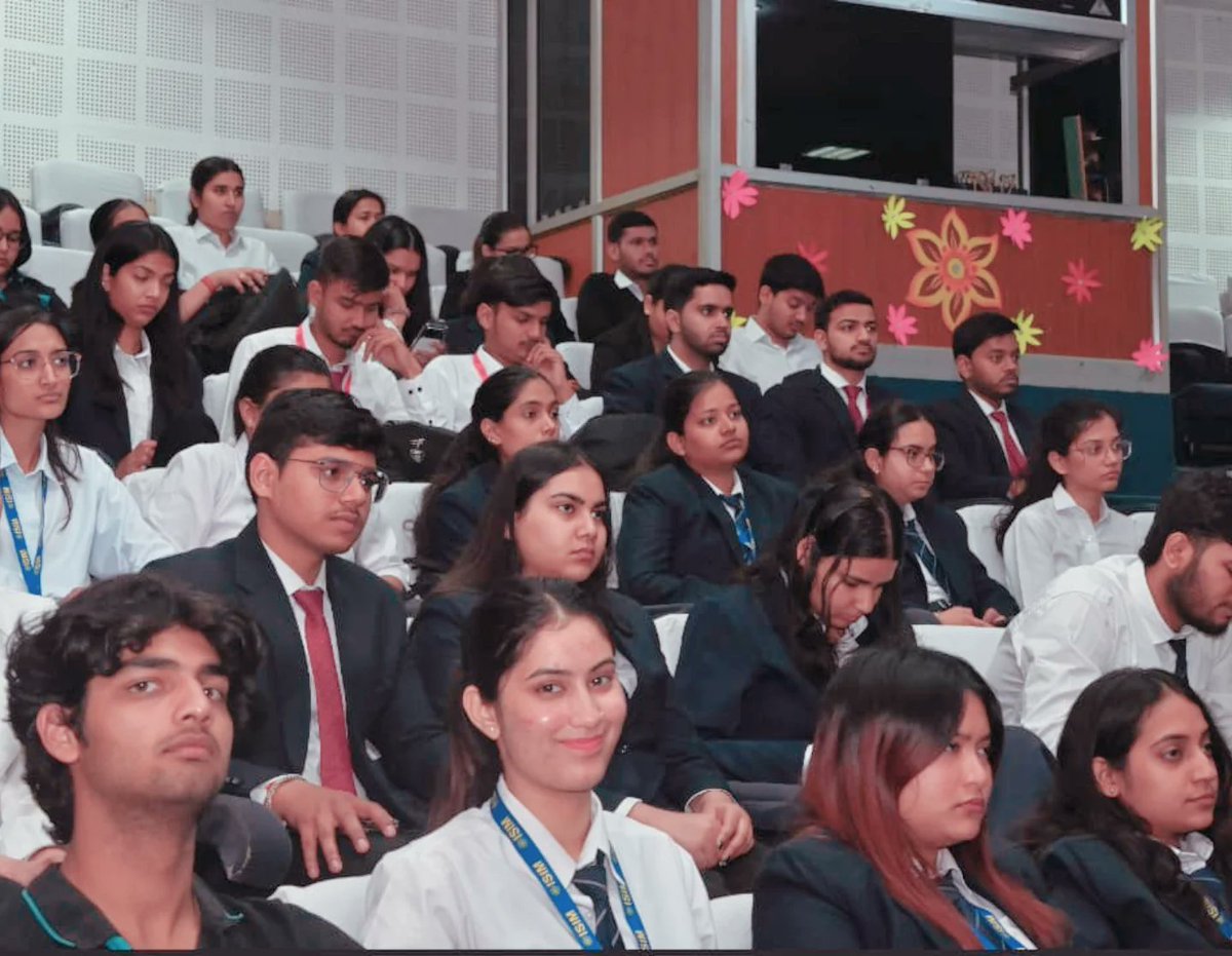DrMayankt's tweet photo. Honored to speak at the National Seminar on #UnionBudget2026 at IIIM.Students’ sharp questions on jobs &amp; future growth 
Budget 2026’s focus on skills, startups, AI &amp; employment 
GDP growth is meaningful when it empowers young minds.
#YouthEmpowerment #NewIndia https://t.co/ypxM70byvD