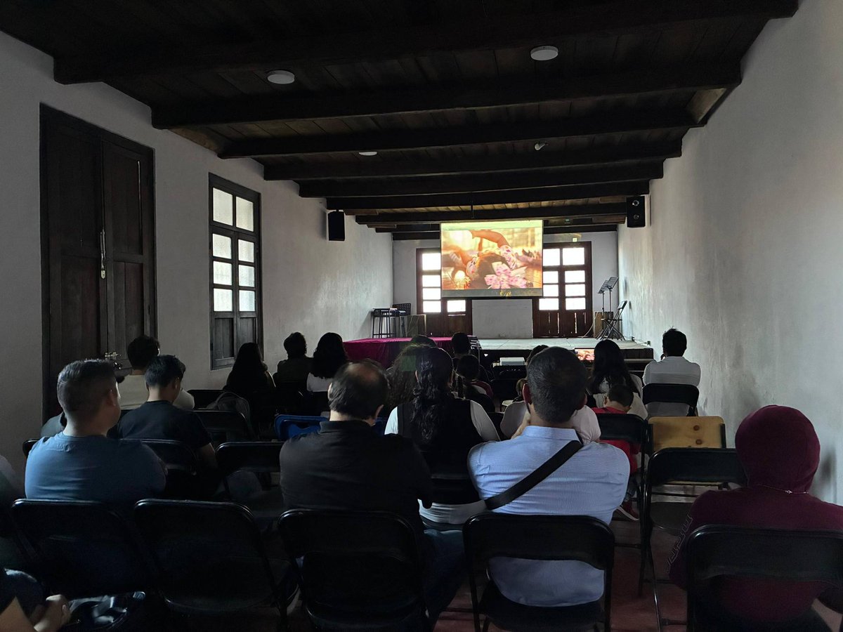 MarthayMari's tweet photo. ¡Así se vivió la función de @MarthayMari  en el Festival Internacional de Cine de Zacatlán! 🍎📽️🎬 https://t.co/dYP1iZstYH