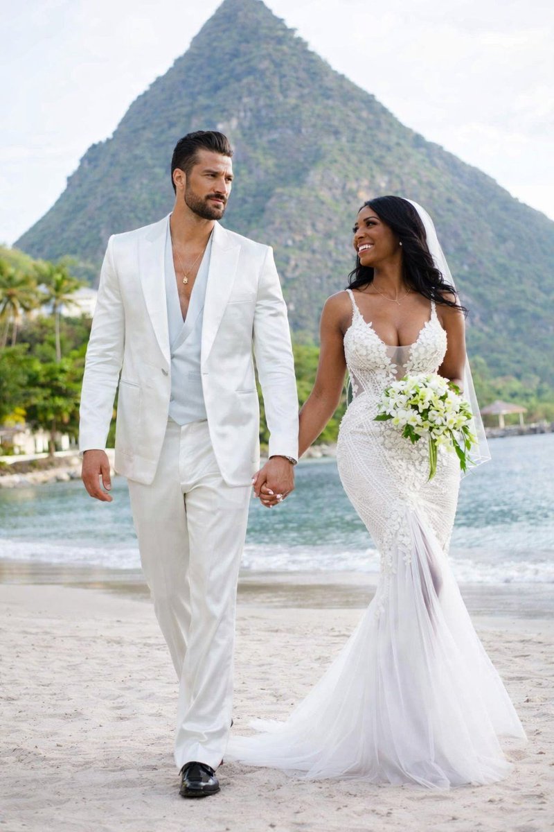 Today is such a sweet moment. Anthony and I got married today in a private ceremony with our true friends and closed loved ones. It is so unplanned and I feel so horned to be with my husband. I am officially married and I can't stop crying. I love you baby. #RHOHH