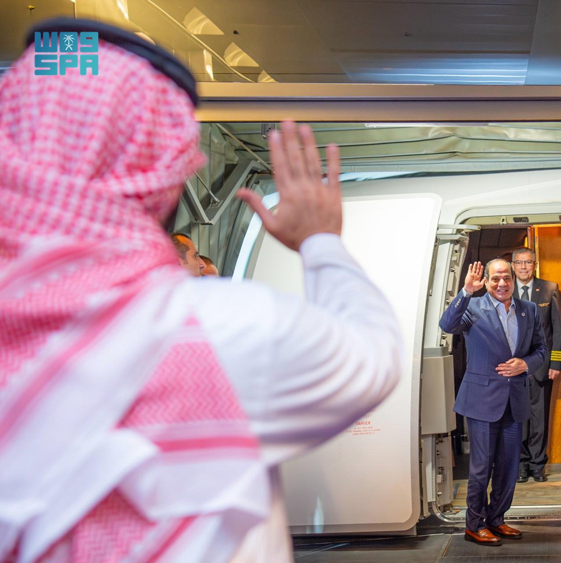 فخامة رئيس جمهورية مصر العربية يغادر #جدة وسمو #ولي_العهد في مقدمة مودعيه.
spa.gov.sa/N2521249

#الرئيس_المصري_في_المملكة | #واس