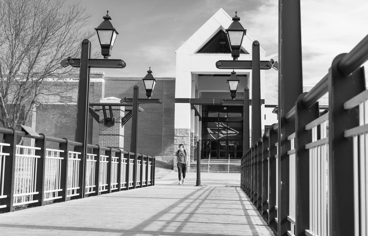 Campus minus the color 📸

#PowerOfTheHerd