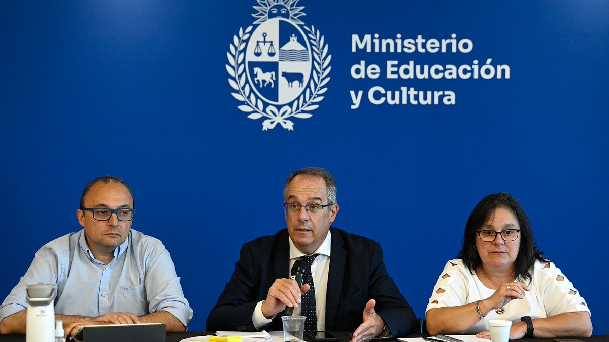 MEC_Uruguay's tweet image. ▶️Encabezado por el ministro @JoseCarlosMahia sesiona el Gabinete del #MEC con el objetivo de hacer una puesta a punto de los logros alcanzados en el 2025 y realizar un resumen de las acciones centrales que tendrá la gestión este año en cada área de trabajo.