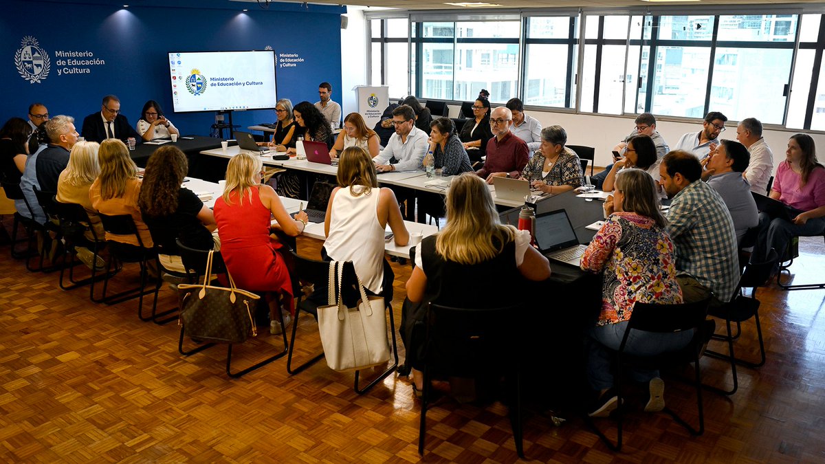 MEC_Uruguay's tweet image. ▶️Encabezado por el ministro @JoseCarlosMahia sesiona el Gabinete del #MEC con el objetivo de hacer una puesta a punto de los logros alcanzados en el 2025 y realizar un resumen de las acciones centrales que tendrá la gestión este año en cada área de trabajo.