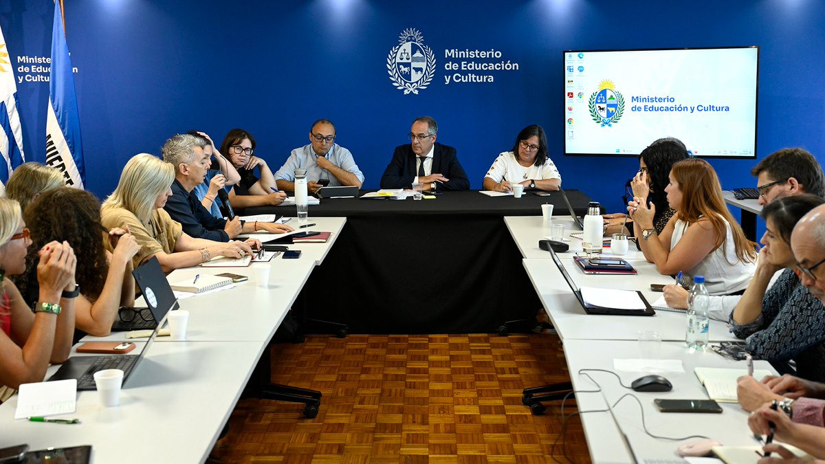 MEC_Uruguay's tweet image. ▶️Encabezado por el ministro @JoseCarlosMahia sesiona el Gabinete del #MEC con el objetivo de hacer una puesta a punto de los logros alcanzados en el 2025 y realizar un resumen de las acciones centrales que tendrá la gestión este año en cada área de trabajo.
