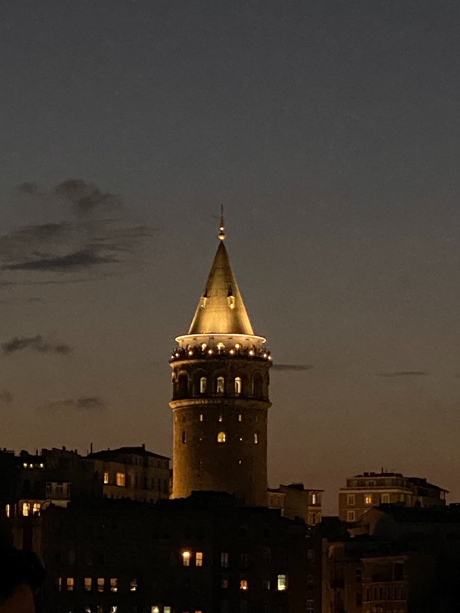 fuldenozcan's tweet photo. Beyoğlu’nu seviyorum https://t.co/xWR6E17dl3